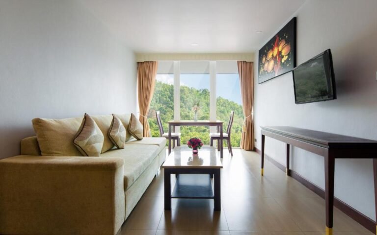 Aiyara Grand Hotel 3
