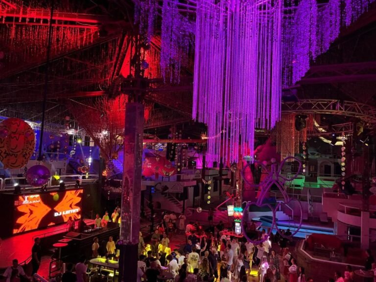 El Pacha Suites 1