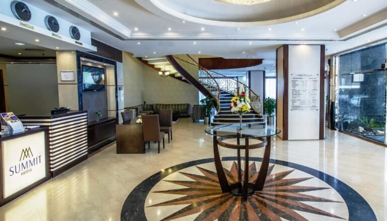 Landmark Summit Hotel 5