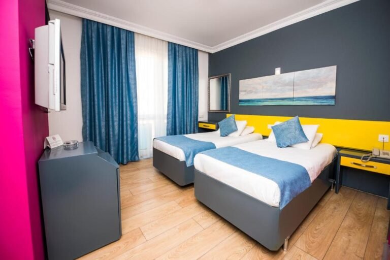 Mera Park Hotel 1