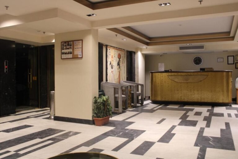 Pharaohs Hotel 5