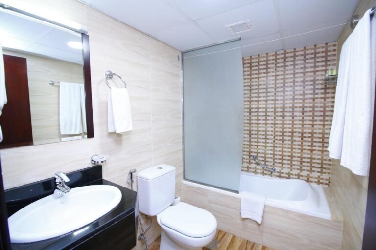 Royal Falcon Hotel 3