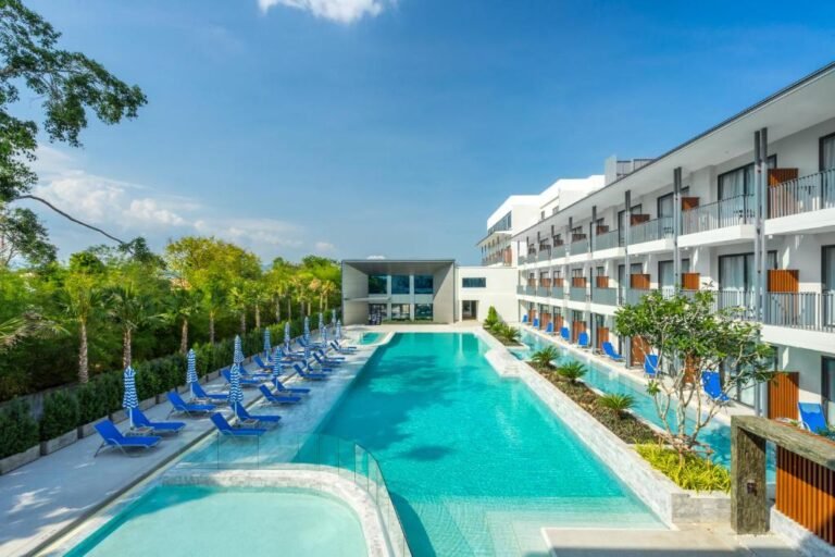 Seabed Grand Hotel Phuket 1