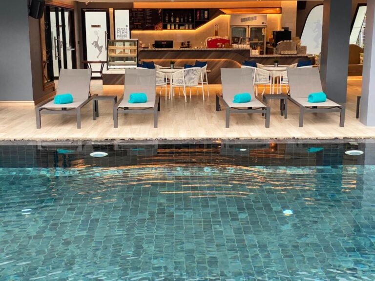 The Oceanic Sportel 4