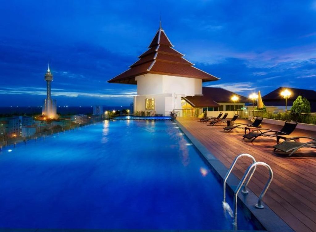 Aiyara Grand Hotel